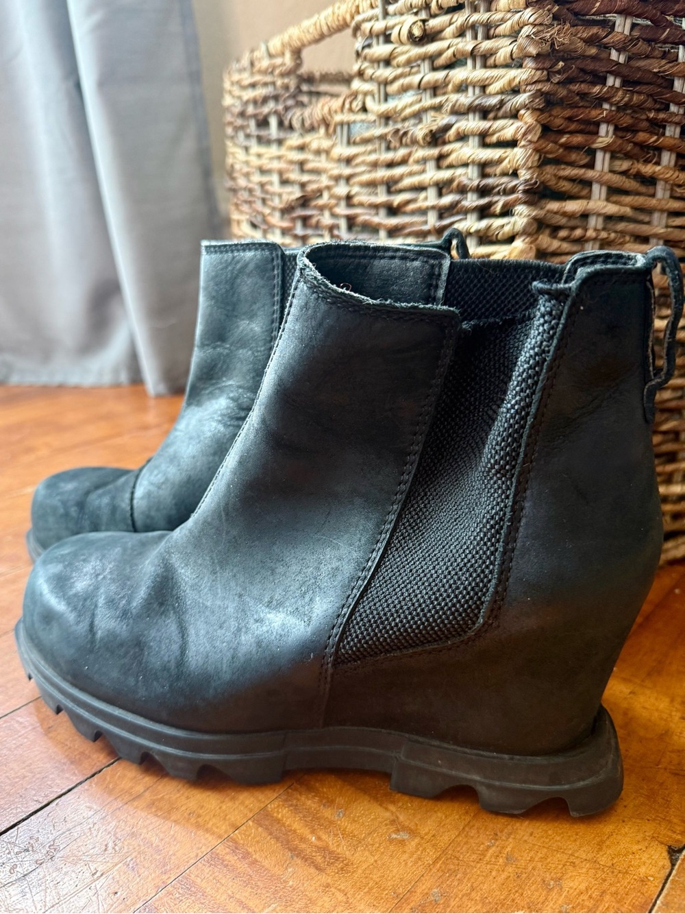 Sorel Black Wedge Chelsea Booties